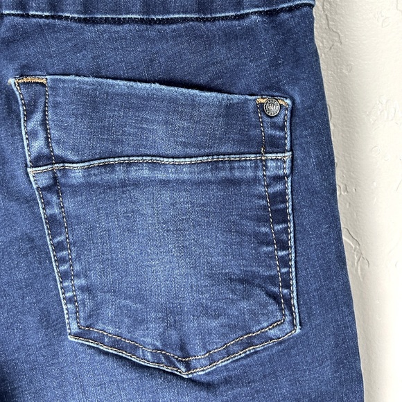 Rock & Republic | Denim RX Fever Pull on Jeans | 8 - Picture 6 of 9